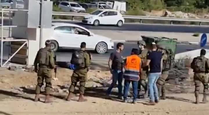 İsrail qüvvələri yaralı fələstinliyə yardım etməyə icazə vermədi 