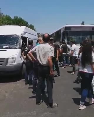 40 nömrəli avtobus qəza törətdi