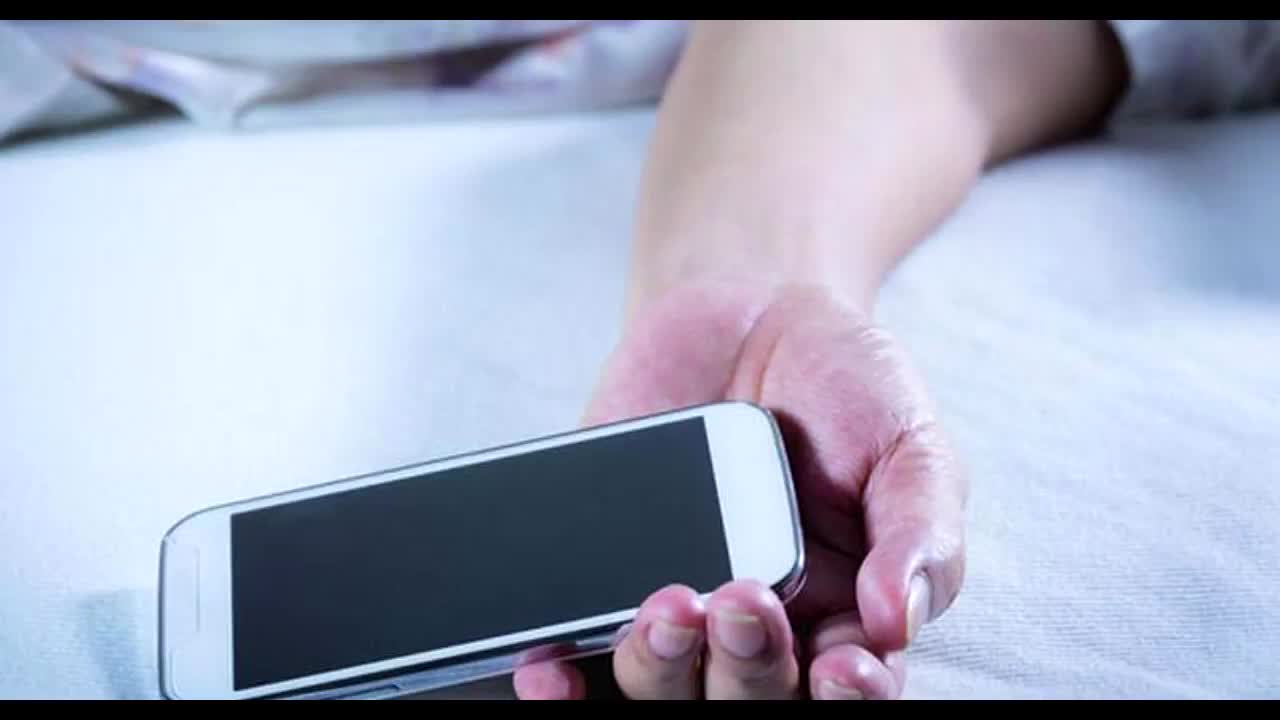 Yatarkən mobil telefonu yastığınızın yanında saxlamayın! – XƏBƏRDARLIQ