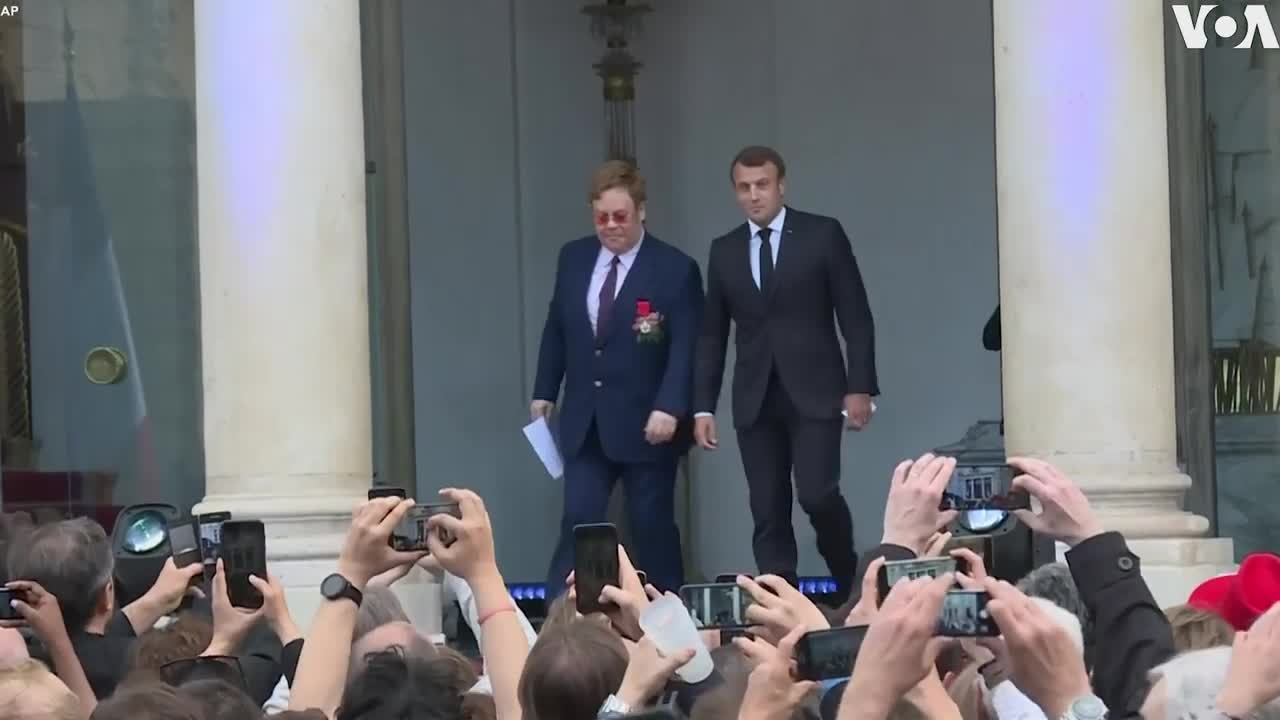 Fransa prezidenti Elton Conu ordenlə təltif etdi