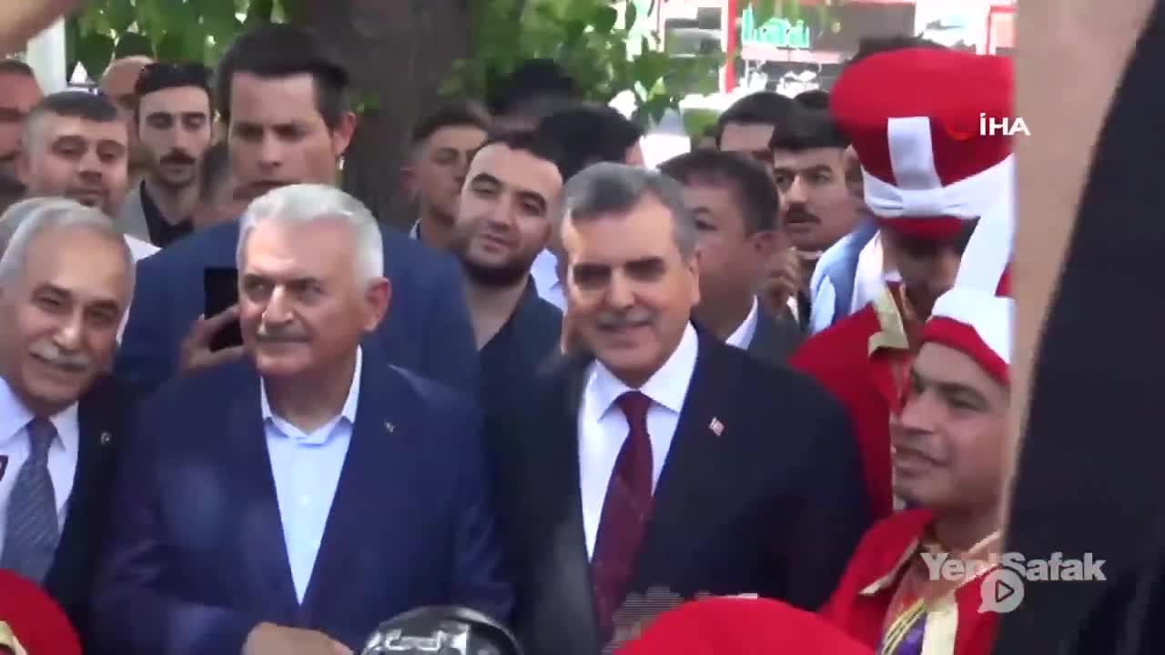 Binəli Yıldırım türkü oxudu 