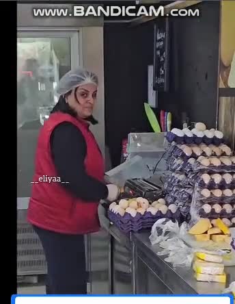 Araz marketdə kiflənmiş pendir satılır