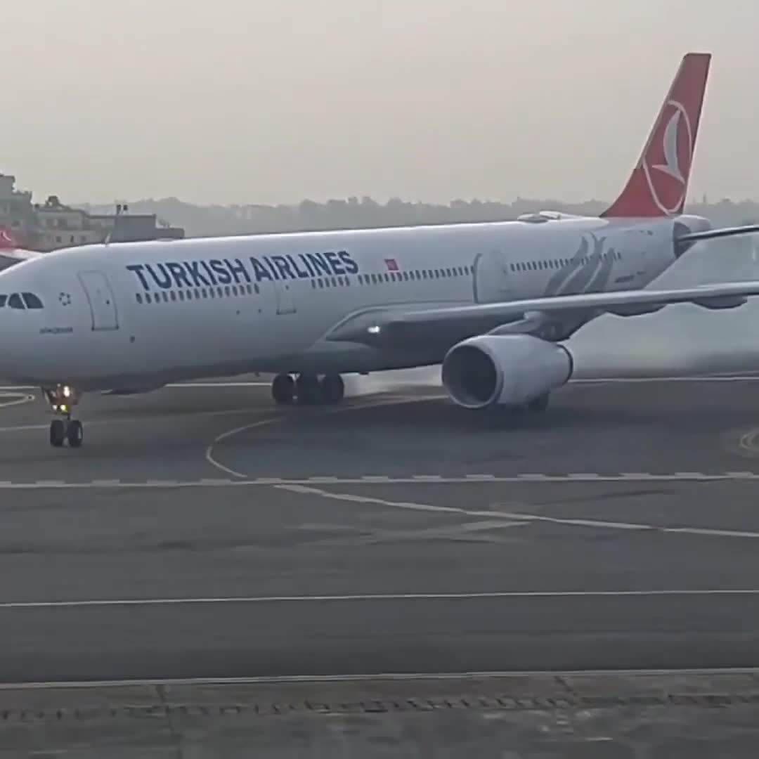 Türk Hava Yollarına məxsus təyyarədə yanğın olub