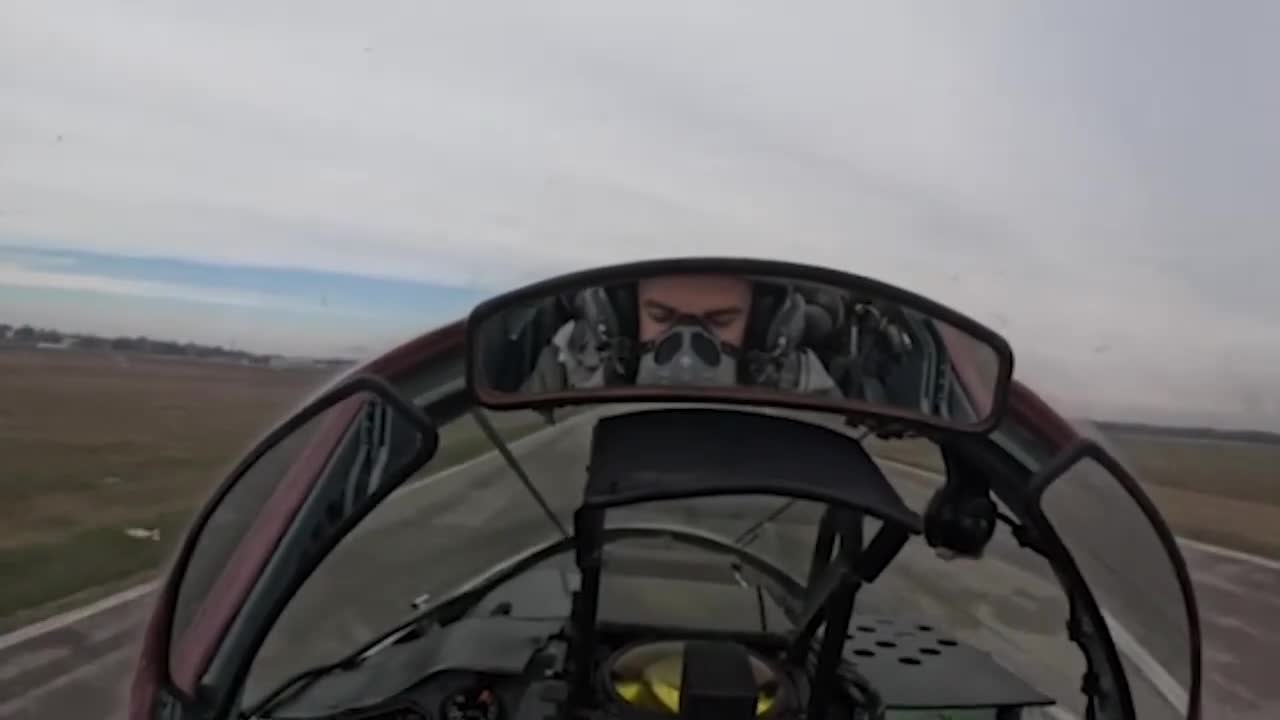 Prezidentin təyyarəsini Serbiya qırıcıları müşayiət etdi 