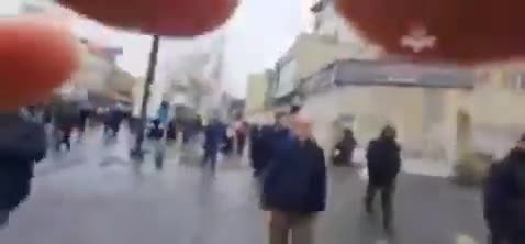 Pezeşkian küçədə cangüdənsiz göründü 