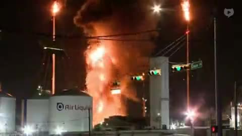 ABŞ-nin neft zavodu vuruldu