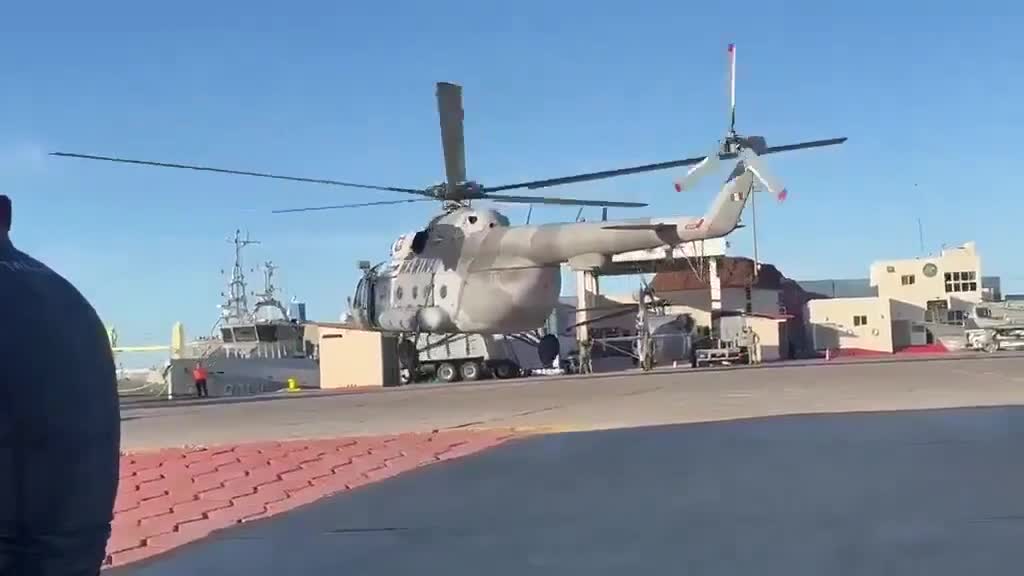 Helikopter qəzaya uğradı: Saniyələr sonra yerə çırpıldı 