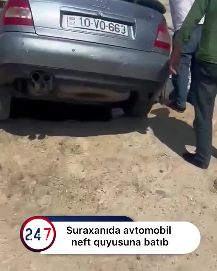 Bakıda avtomobil neft quyusuna düşdü