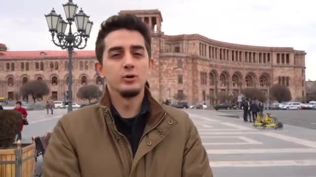 Yerevana gedib erməniləri sorğu suala tutan türklər