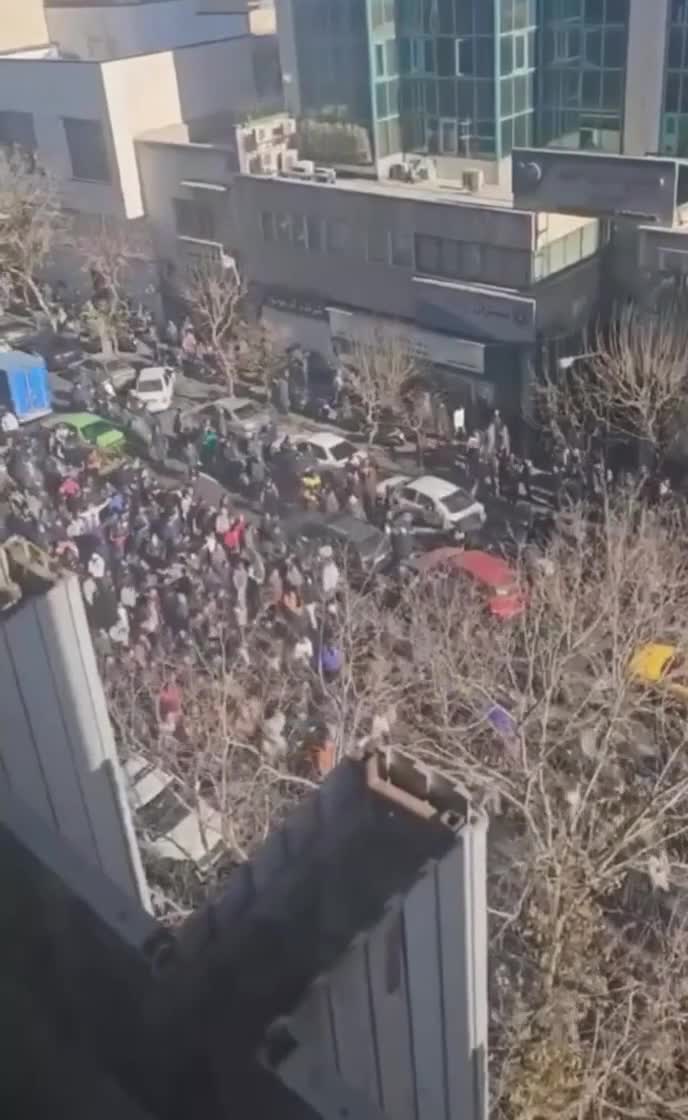 İranda etiraz aksiyaları