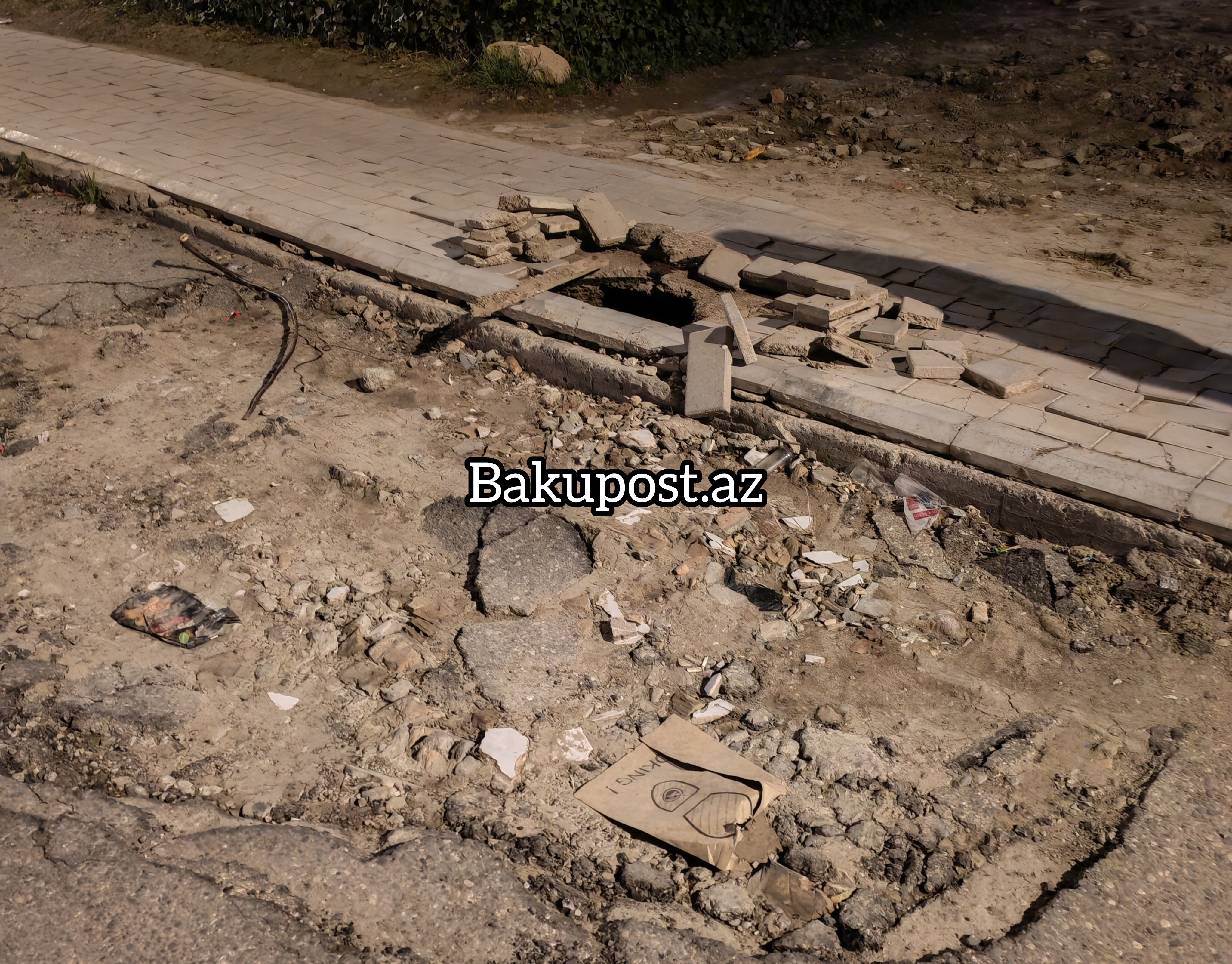 Sumqayıtda yolu qazdılar, təmir etməyi unutdular