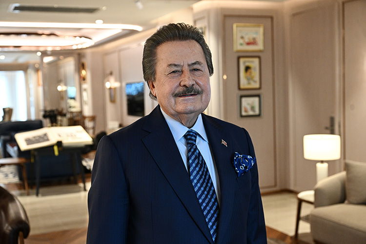 “CHP qarpız kimi ikiyə bölünüb” – Cavid Çağlar