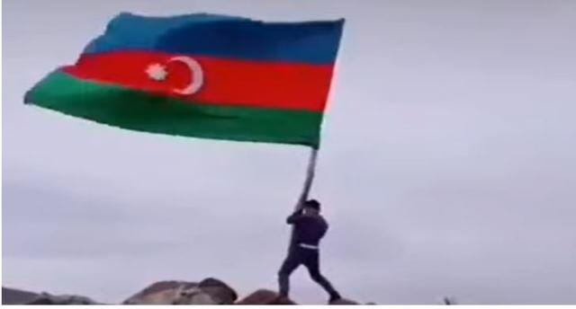 İrandakı dağa Azərbaycan bayrağı sancıldı