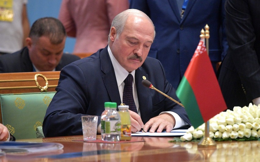 Lukaşenko: "Ermənistan özünü tərəfdaş kimi aparmır"