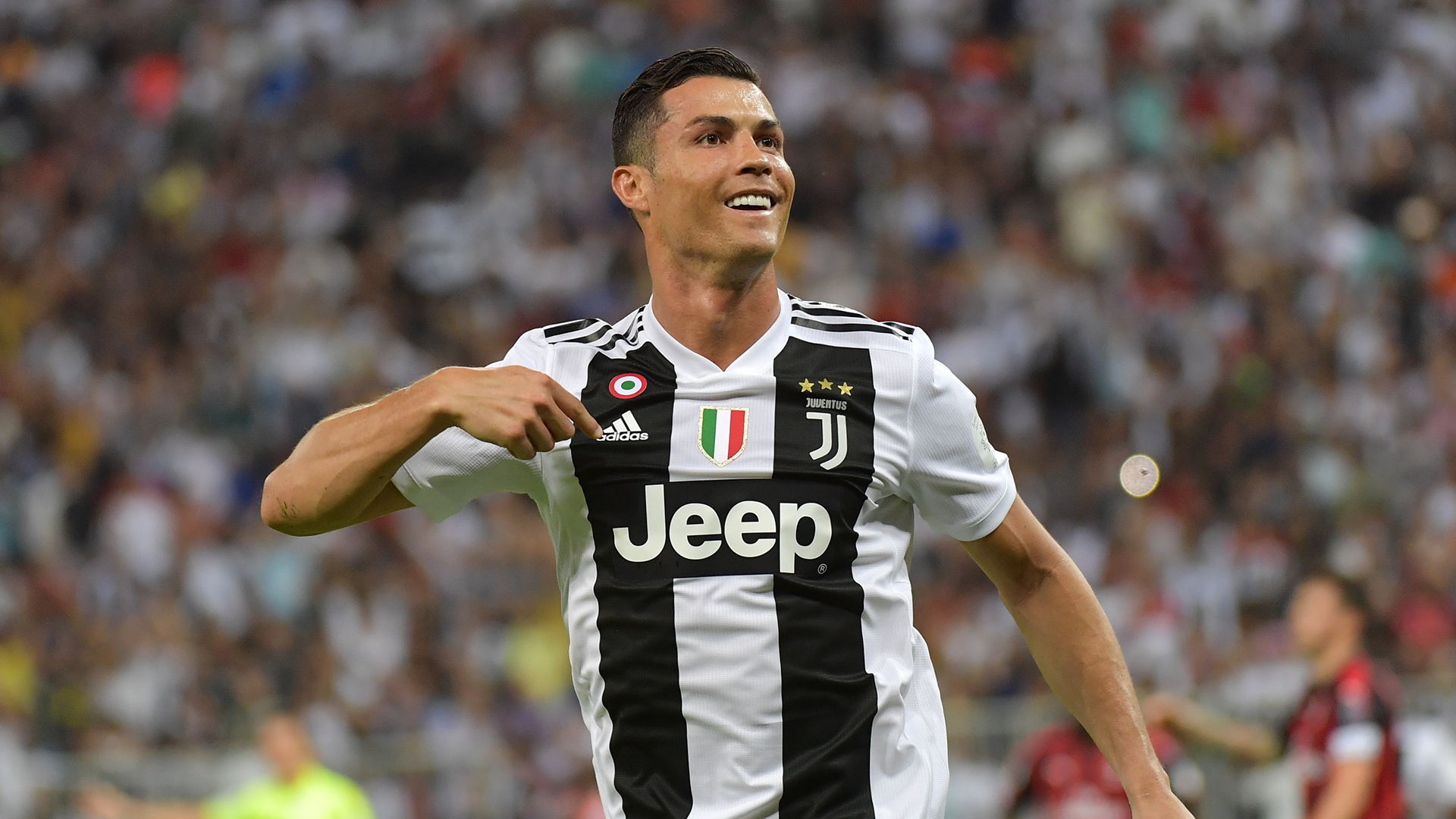 Ronaldodan uzaq məsafədən mükəmməl qol