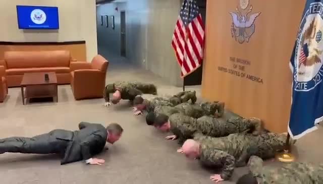 ABŞ səfirinin bu hərəkətləri gündəm oldu 