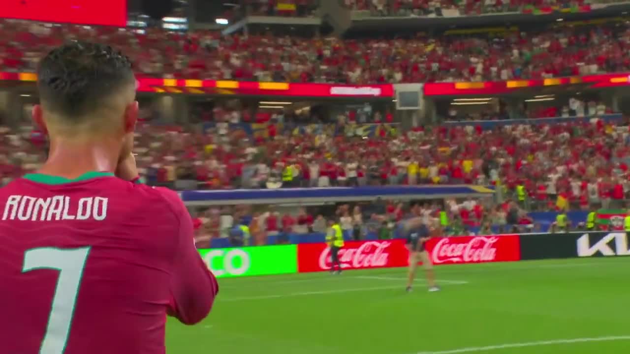 Ronaldo gözyaşlarına hakim ola bilmədi
