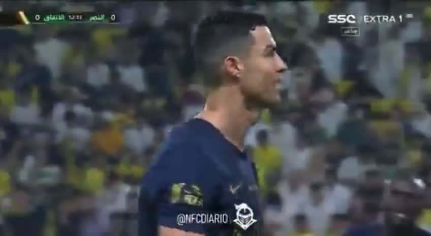 Ronaldo bu hərəkəti ilə gündəm oldu - Video