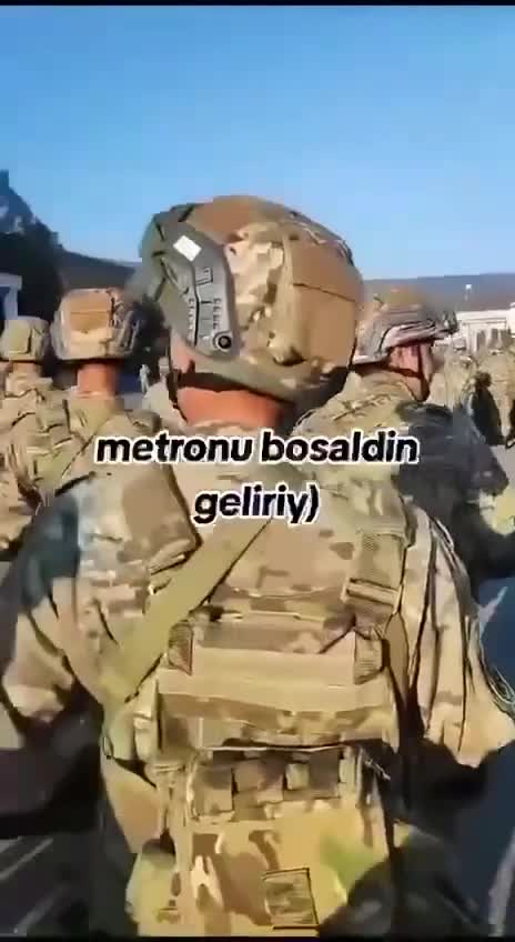 Azərbaycan hərbçiləri Xankəndi küçələrində - Yeni video