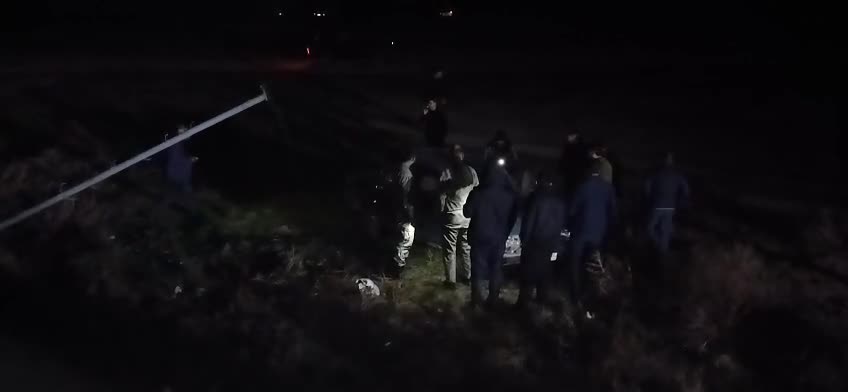 Bərdədə avtomobil dərəyə aşdı