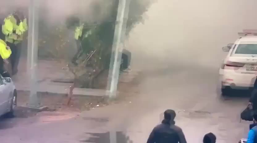 DYP əməkdaşları qadını xilas etdi