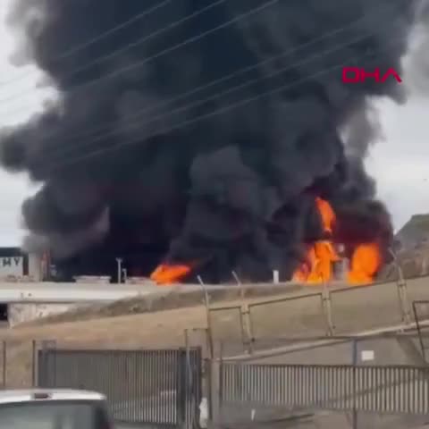 Türkiyədə zavodda yanğın