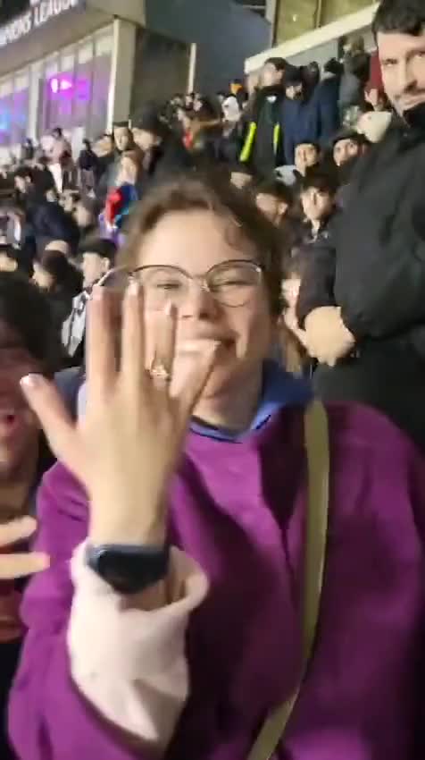 “Qarabağ”ın oyunu zamanı sevgilisinə evlilik təklif etdi