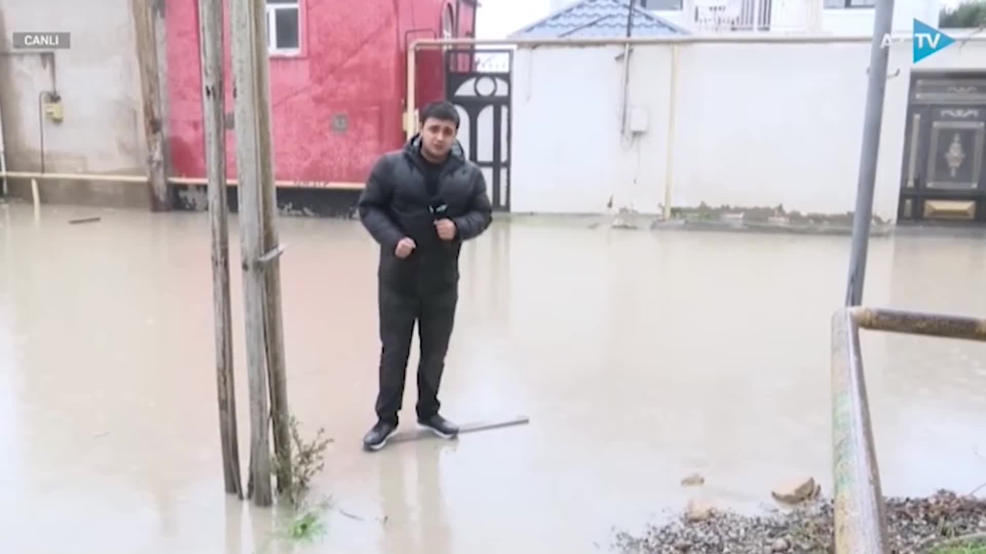 “Hər il qışda bu əziyyəti çəkirik”