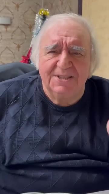 Ramiz Rövşən özünün 80 yaşına şeir həsr etdi