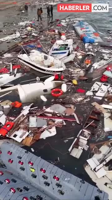 Şiddətli fırtınadan geriyə bu görüntülər qaldı