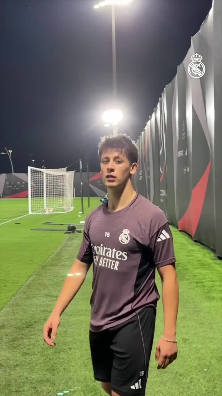 Arda Gülər qapı xəttinin arxasından qol vurdu