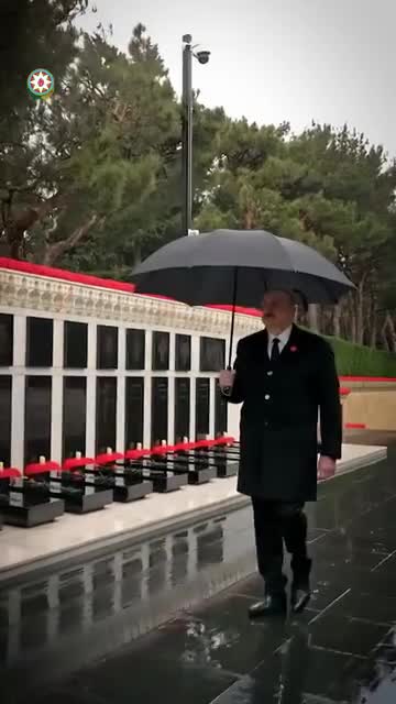 Prezident Şəhidlər xiyabanını ziyarətlə bağlı videoçarx paylaşdı