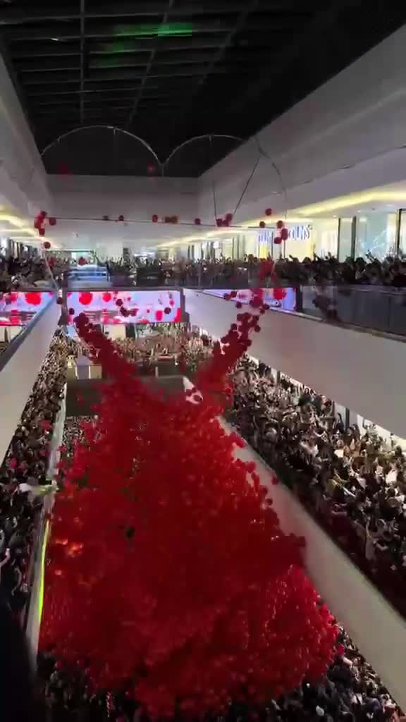 Bakıda “şar yağışı” izdiham yaratdı