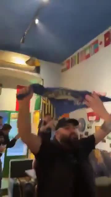 İngilislər Bakıda "Çelsi" bayrağını sökdü