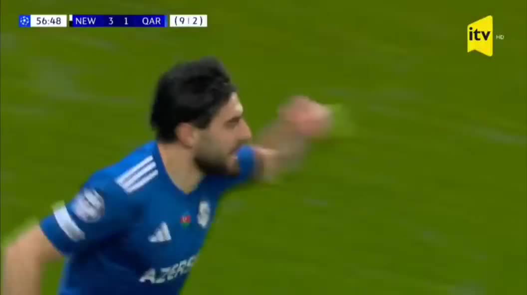 Elvin Cəfərquliyev 57-ci dəqiqədə qayıdan topu qapıya yönəldir!