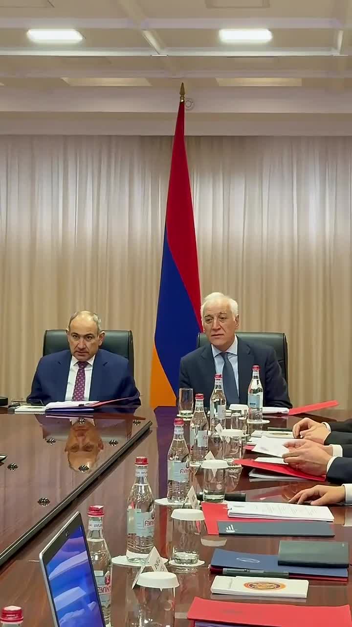 Paşinyan Təhlükəsizlik Şurasının iclasını keçirdi