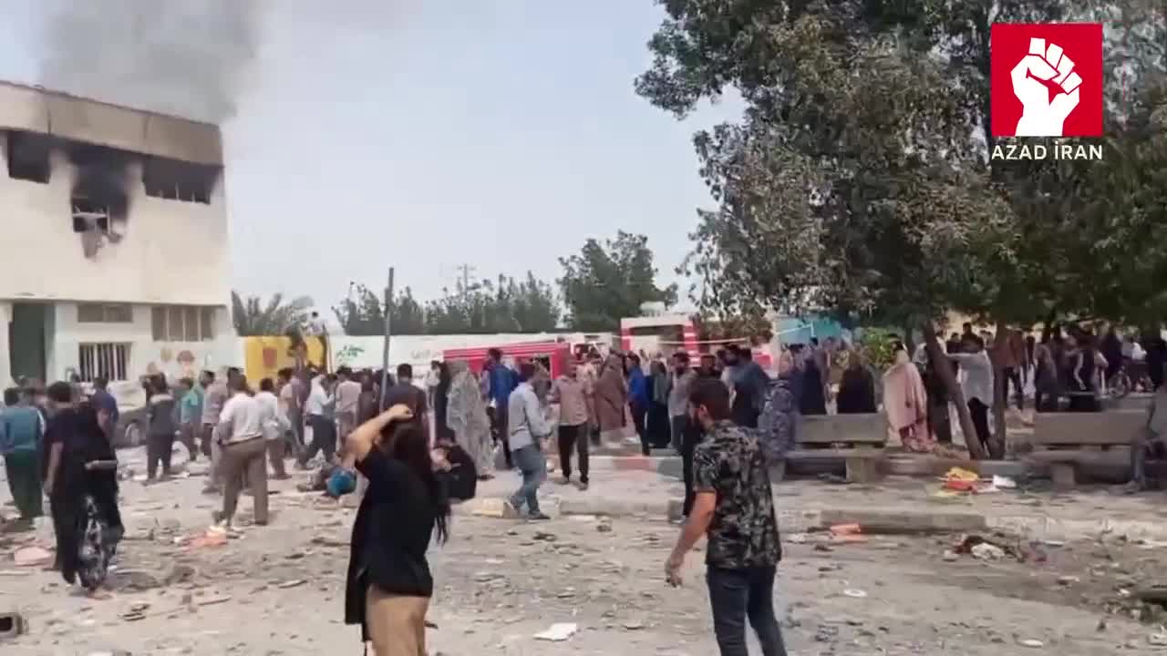 İranda məktəbə endirilən zərbələr nəticəsində 40 nəfər həlak oldu