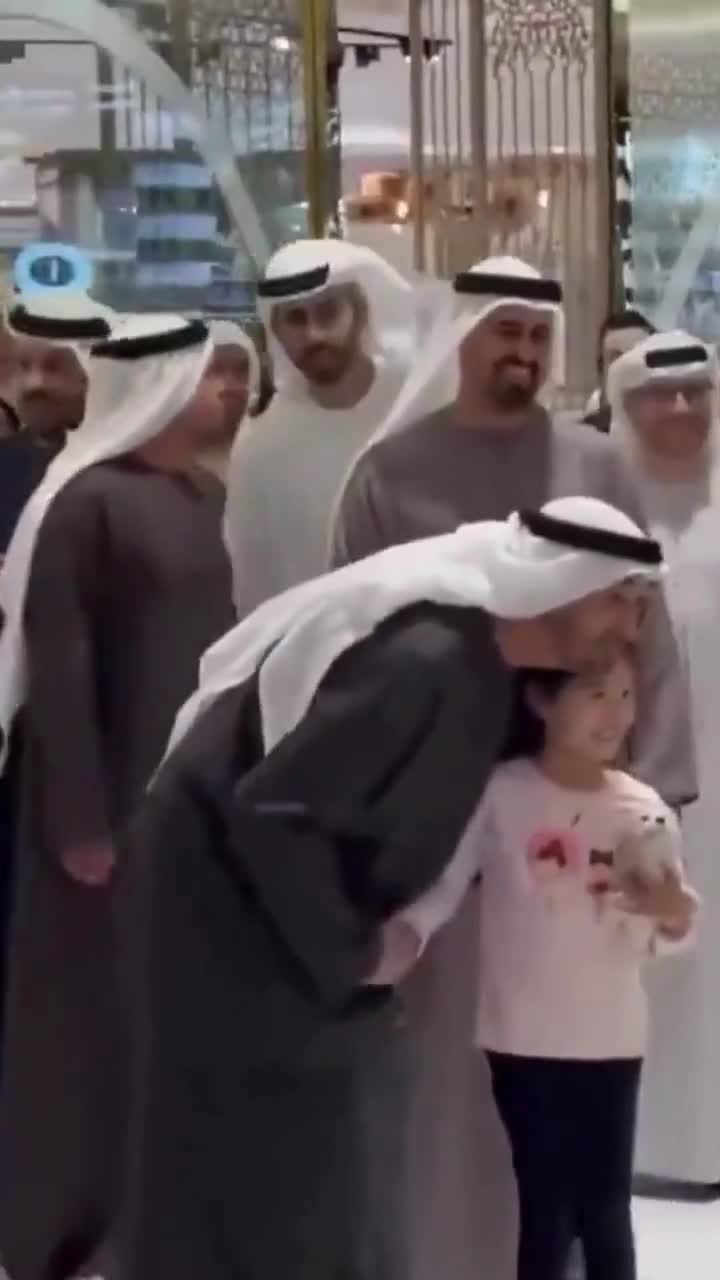 Göydən bomba yağarkən gəzməyə çıxdı - 1