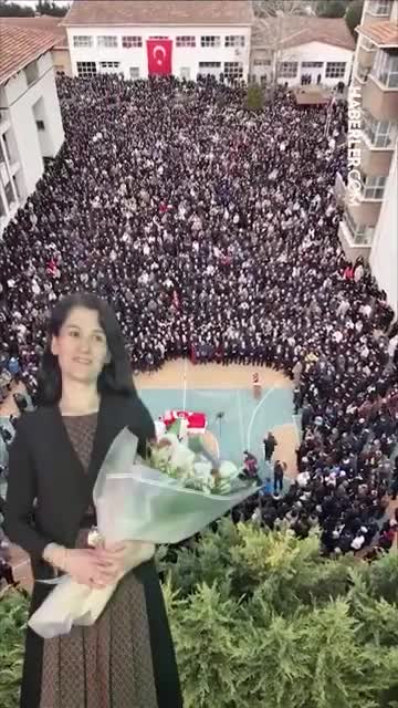 Şagirdi tərəfindən öldürülən müəllimə belə vida etdilər