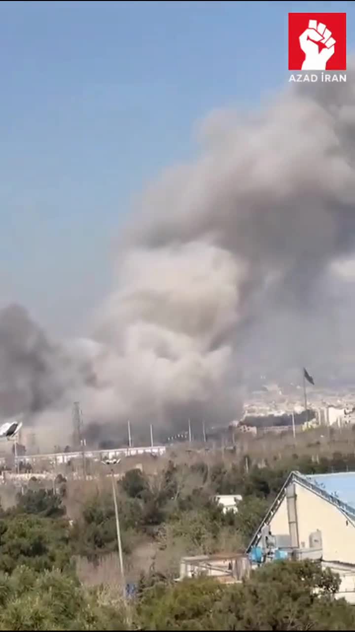 Tehranın cənubundakı binalar vuruldu