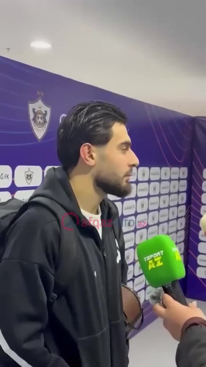 Ramil Elvinin başına şillə vurub danışmağa qoymadı