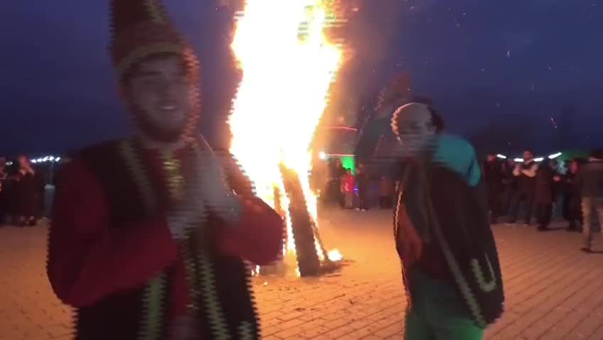 Ağdamda 33 il sonra ilk dəfə bayram tonqalı yandırıldı
