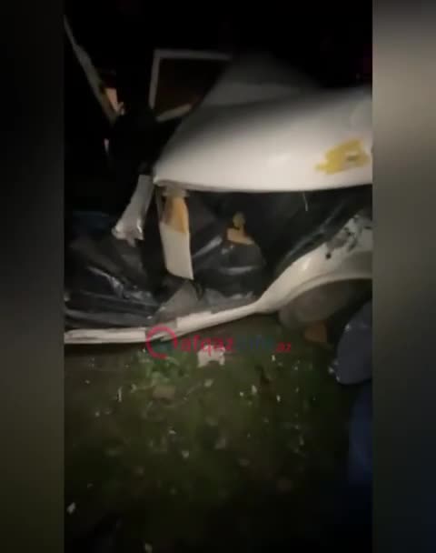 “KamAZ” minik maşını ilə toqquşdu