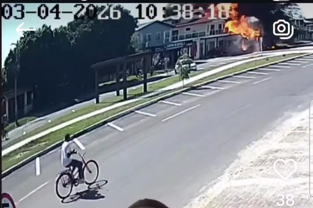 Braziliyada təyyarə binaya çırpıldı