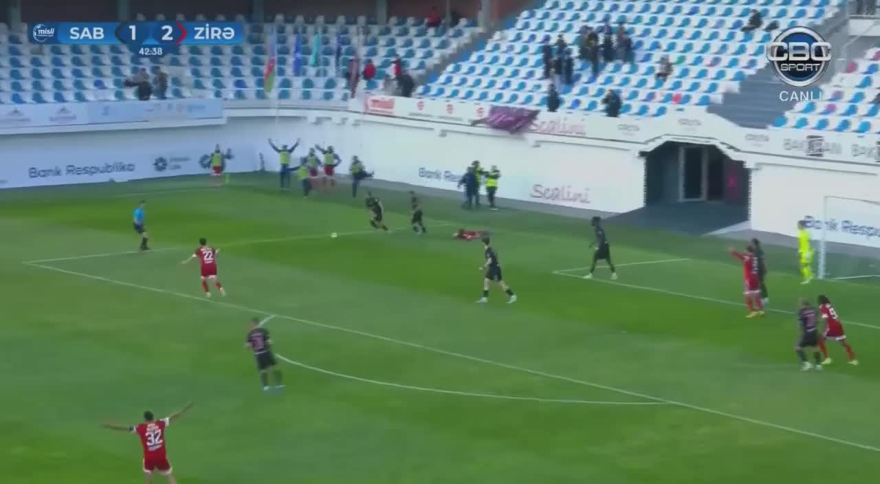 “Sabah” - “Zirə” matçında mübahisəli epizod