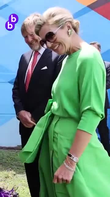 Kraliça uşaqlarla Ledi Qaqanın mahnısını oxudu