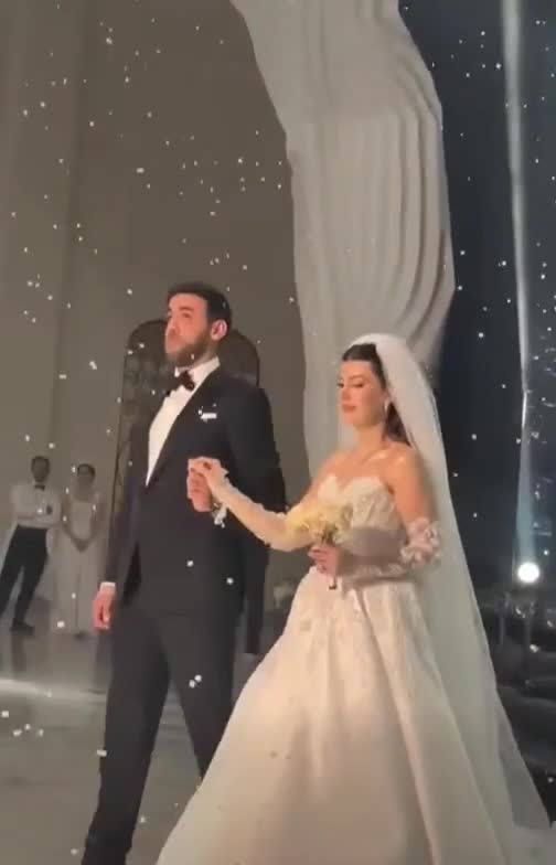 Elvin Yunuszadənin toyu oldu