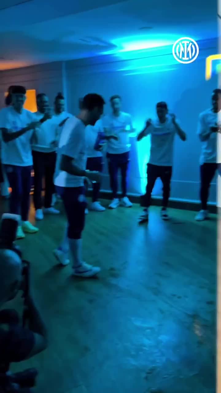 Hakan Çalhanoğlunun çempionluq rəqsi