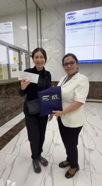 Tbilisi qatarına ilk bileti o aldı - Vağzalda növbə var