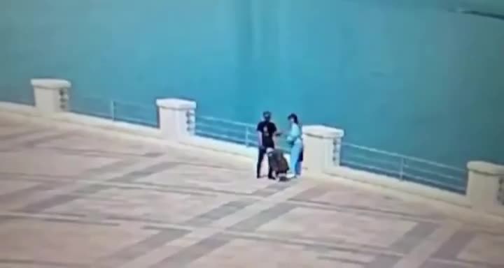 Bulvarda qadına qarşı əxlaqsızlıq edən şəxsin görüntüləri
